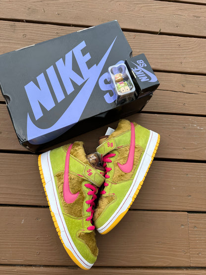 Size 9.5 - Nike Dunk Mid Premium SB Mama Bear