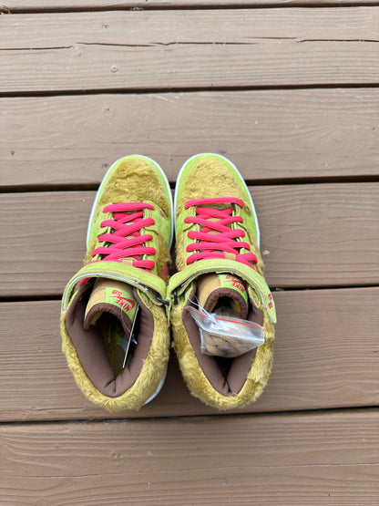 Size 9.5 - Nike Dunk Mid Premium SB Mama Bear
