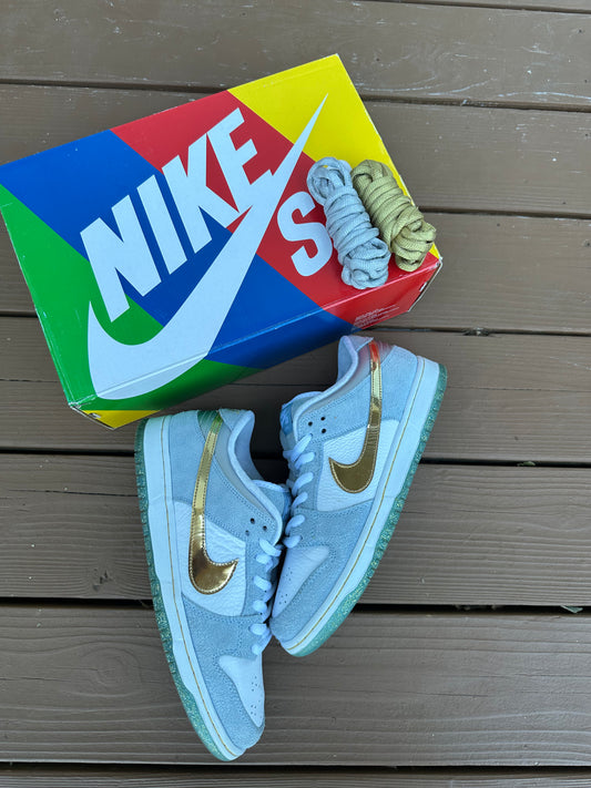 Size 10 - Sean Cliver x Nike SB Dunk Low Pro QS 'Holiday Special'