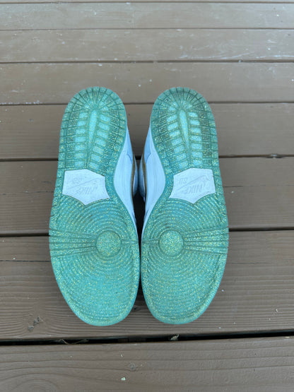 Size 10 - Sean Cliver x Nike SB Dunk Low Pro QS 'Holiday Special'