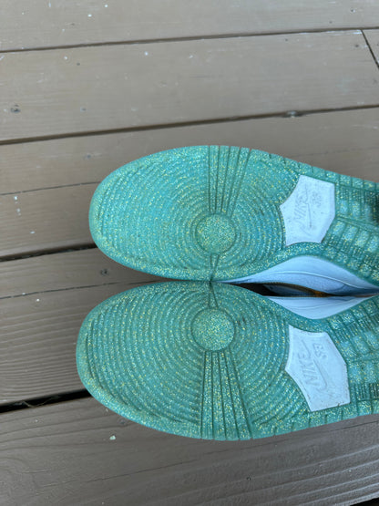 Size 10 - Sean Cliver x Nike SB Dunk Low Pro QS 'Holiday Special'