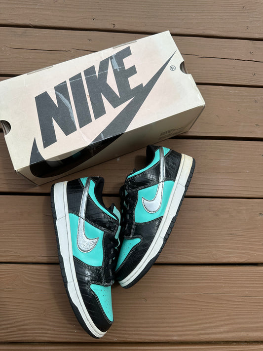 Size 9 - Nike SB Dunk Low Pro x Diamond Supply Co. Tiffany