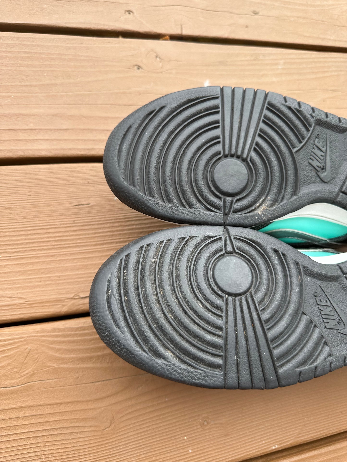 Size 9 - Nike SB Dunk Low Pro x Diamond Supply Co. Tiffany