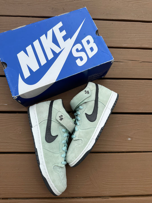 Size 9.5 - Nike Dunk Mid Pro SB Sea Crystal