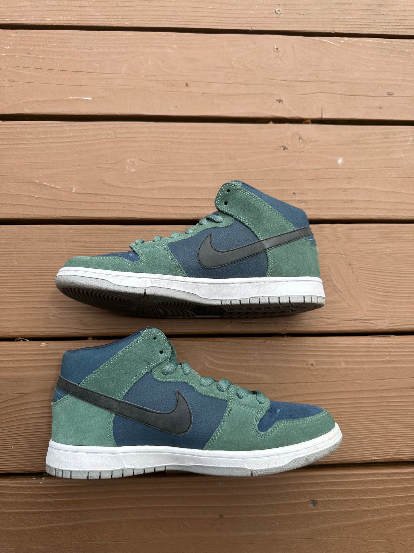 Size 8 - Nike Dunk Mid Pro SB Nori