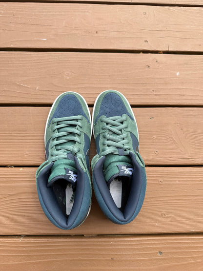Size 8 - Nike Dunk Mid Pro SB Nori