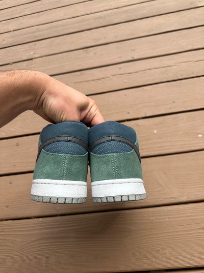 Size 8 - Nike Dunk Mid Pro SB Nori