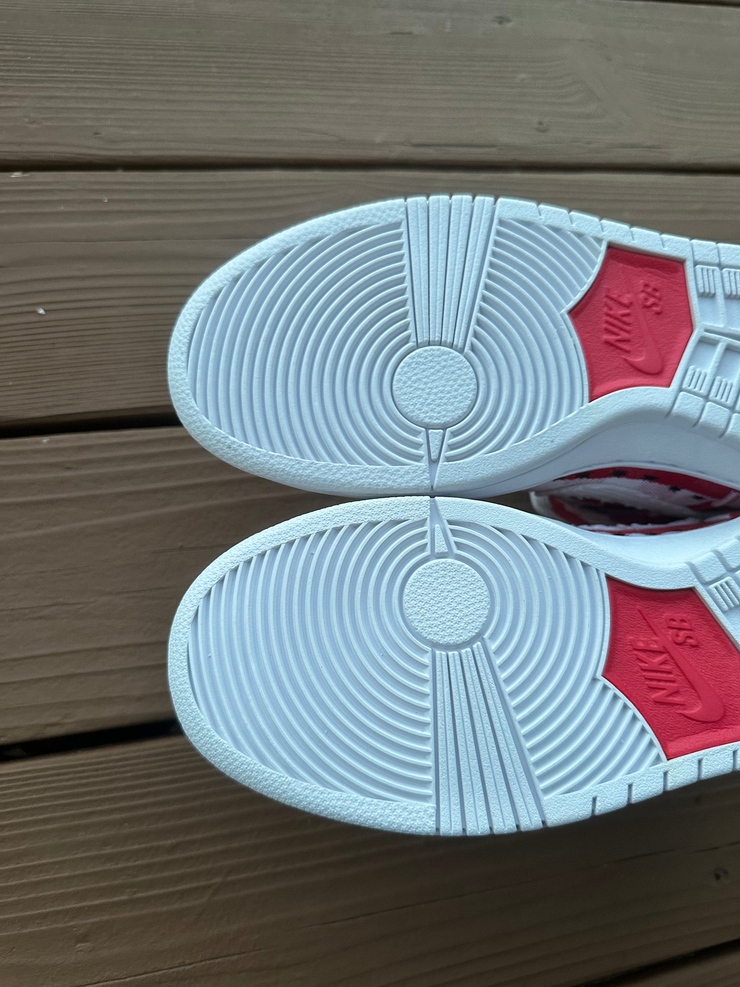 Size 8 - Nike Dunk High Pro SB Picnic
