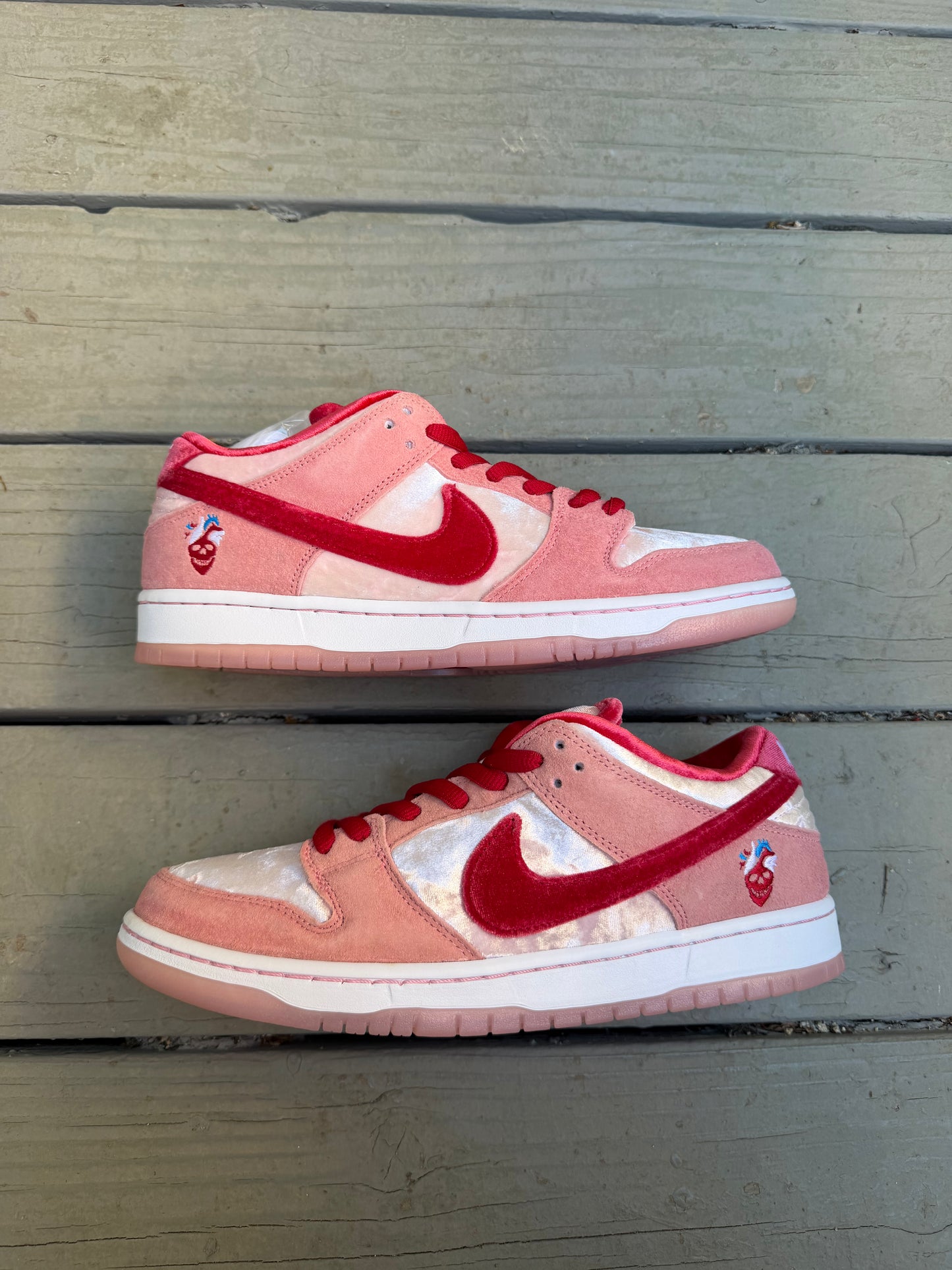 Size 9 - StrangeLove x Dunk Low SB Valentine's Day