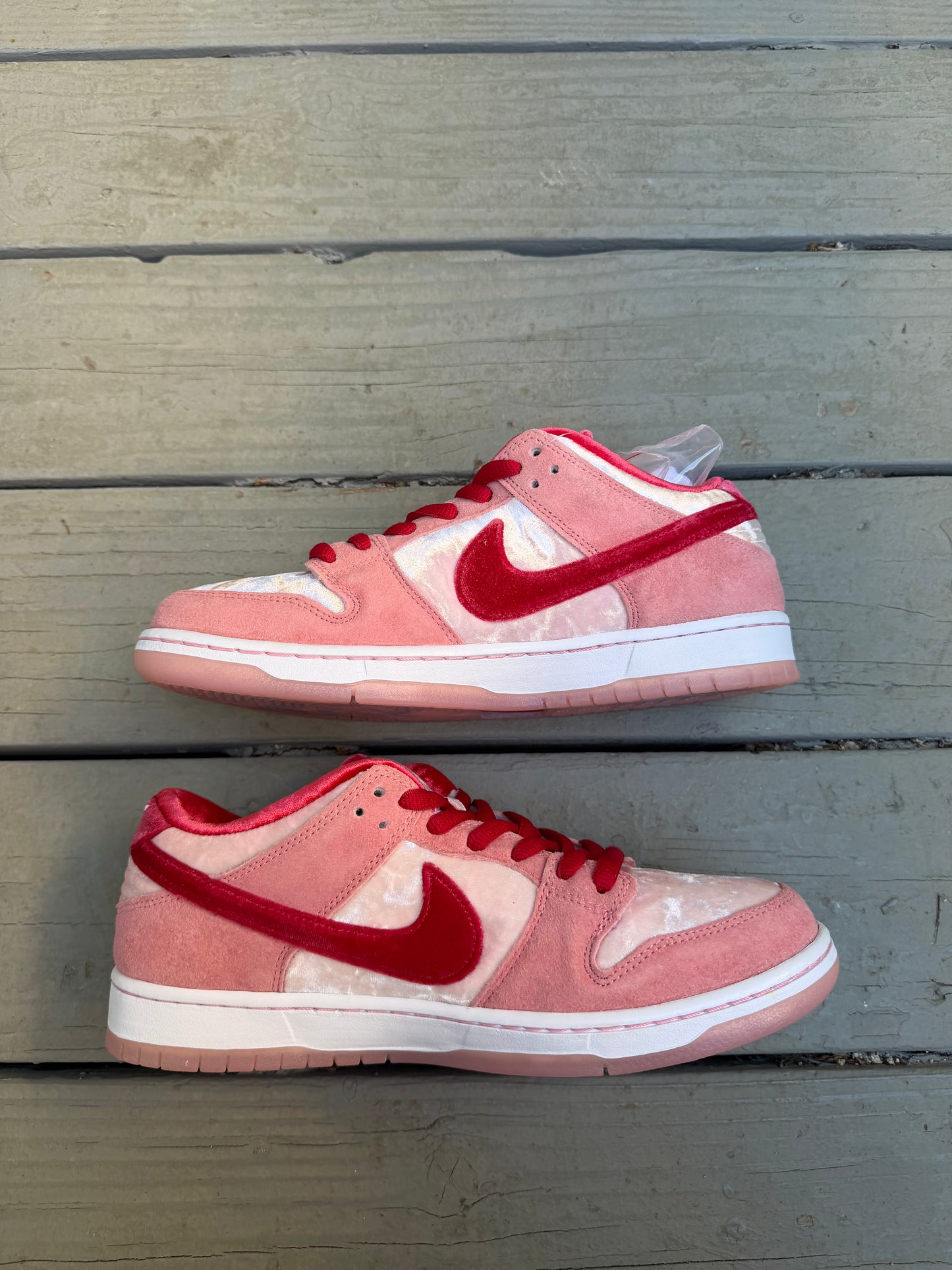Size 9 - StrangeLove x Dunk Low SB Valentine's Day