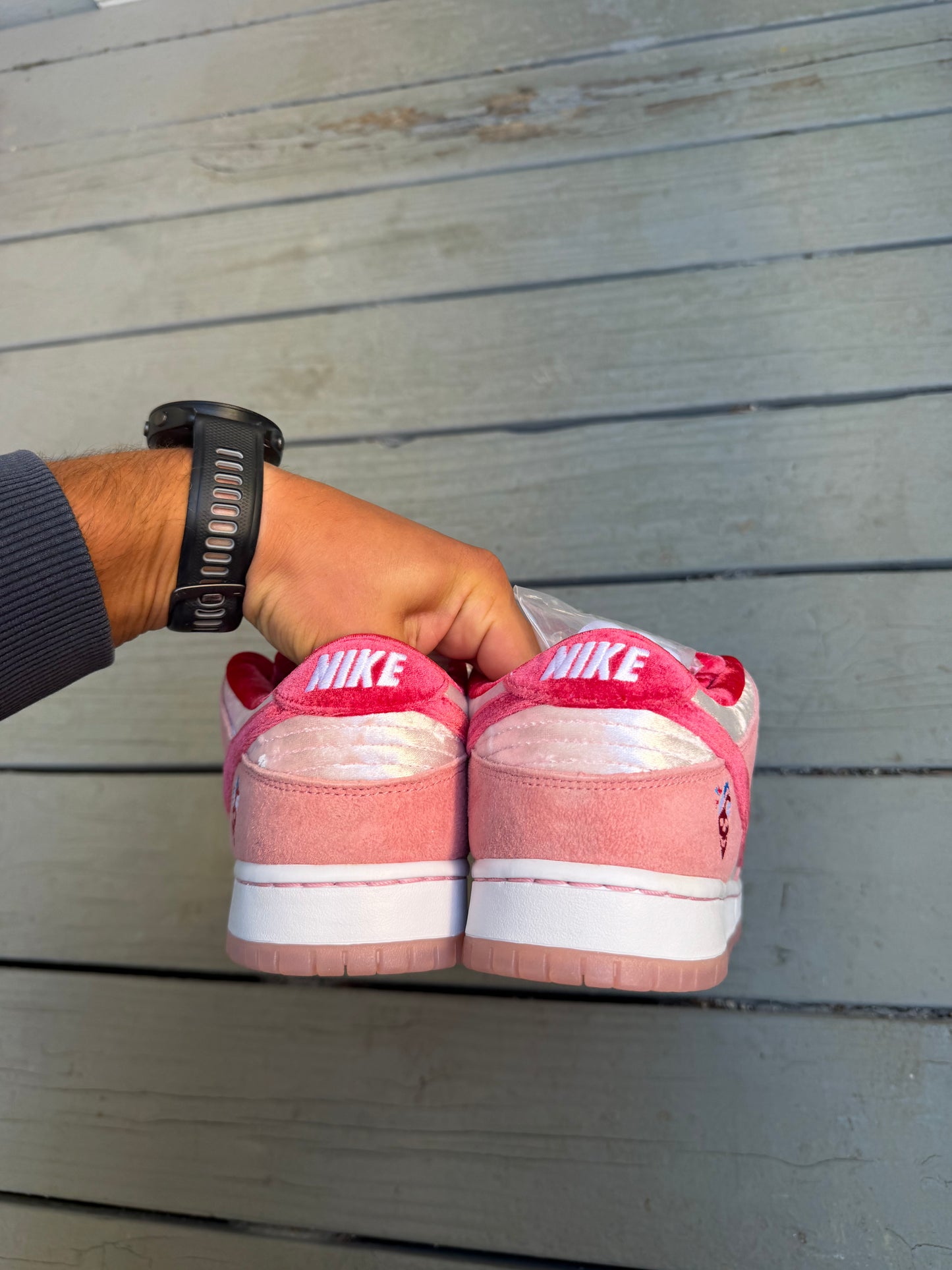 Size 9 - StrangeLove x Dunk Low SB Valentine's Day
