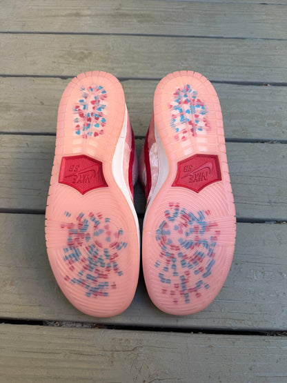 Size 9 - StrangeLove x Dunk Low SB Valentine's Day