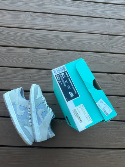 Size 9.5 - Zoom Dunk Low Pro SB Summit White