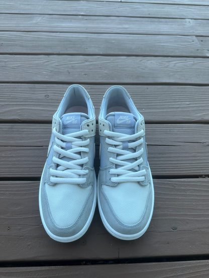 Size 9.5 - Zoom Dunk Low Pro SB Summit White