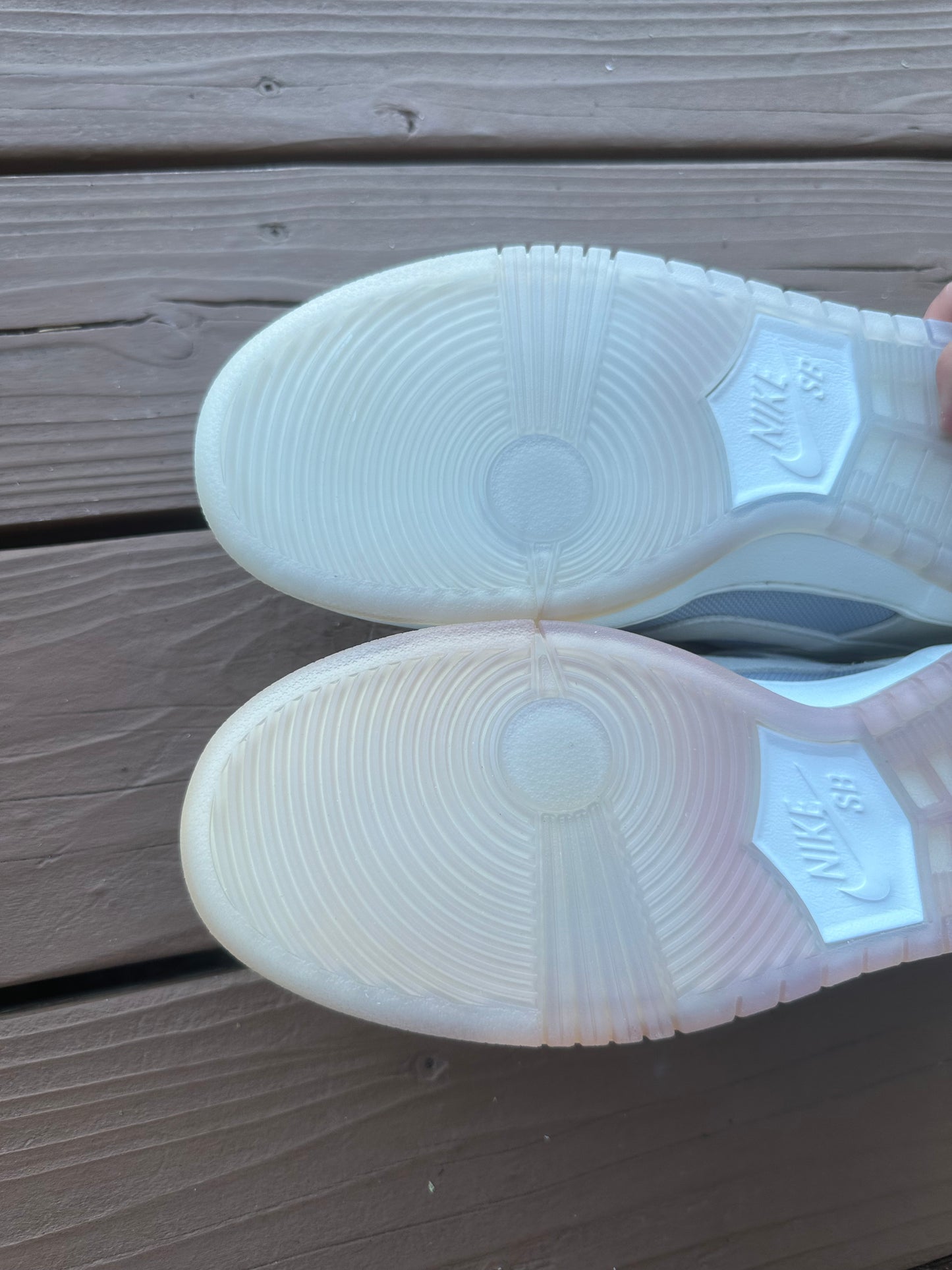 Size 9.5 - Zoom Dunk Low Pro SB Summit White