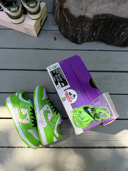Size 10.5 - Supreme x Nike Dunk Low SB QS Mean Green
