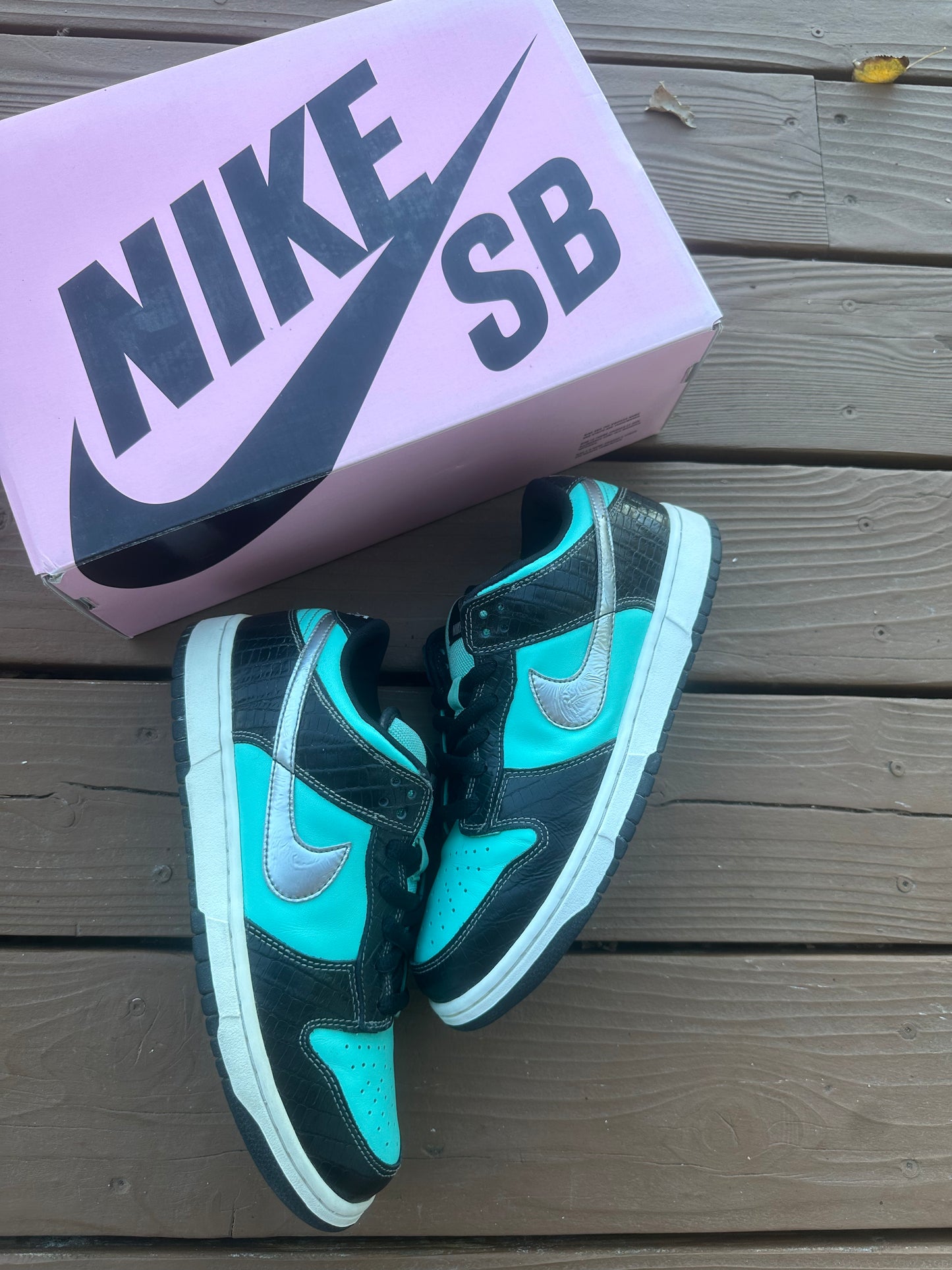 Size 9.5 - Nike SB Dunk Low Pro x Diamond Supply Co. Tiffany