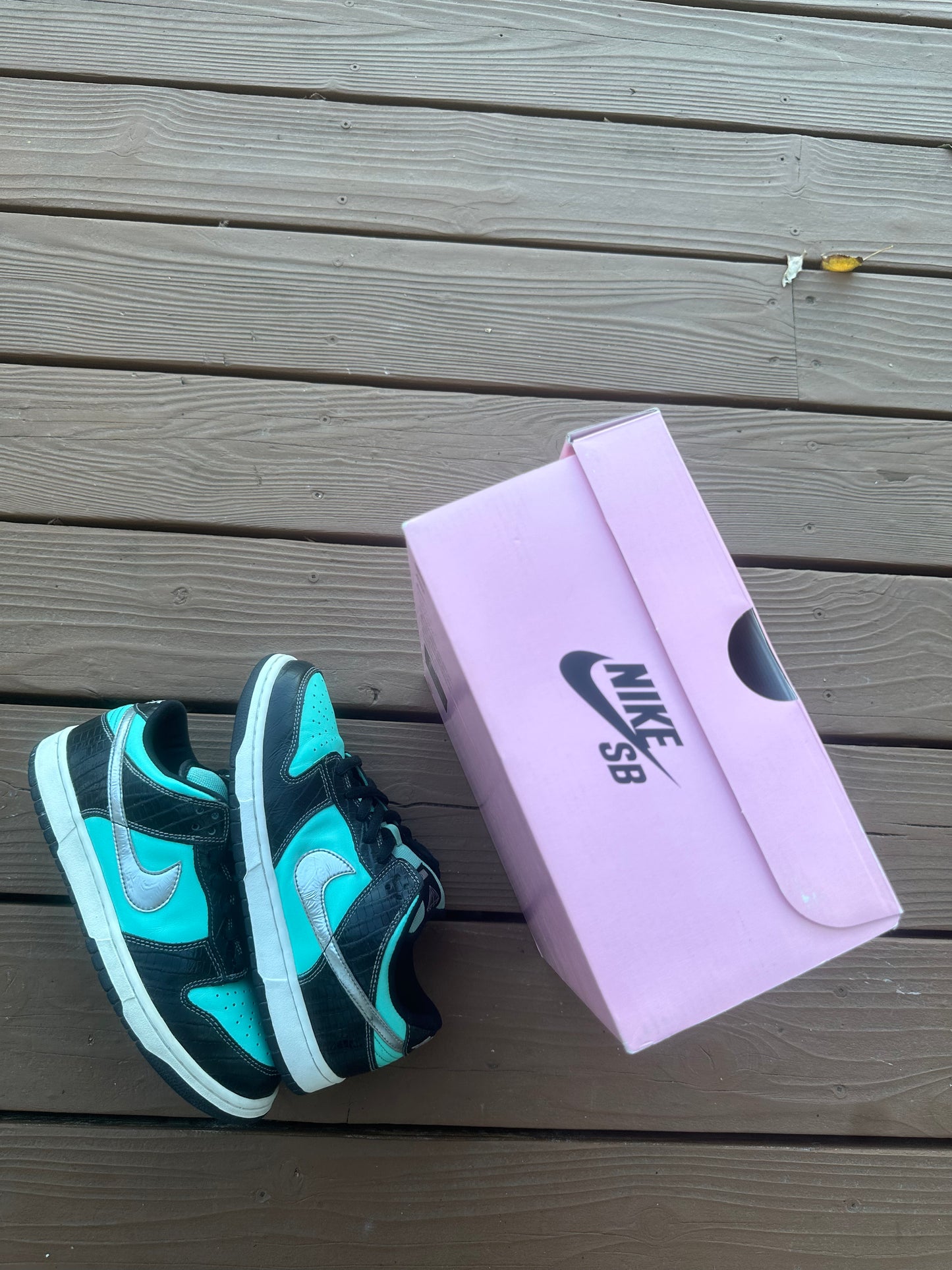 Size 9.5 - Nike SB Dunk Low Pro x Diamond Supply Co. Tiffany
