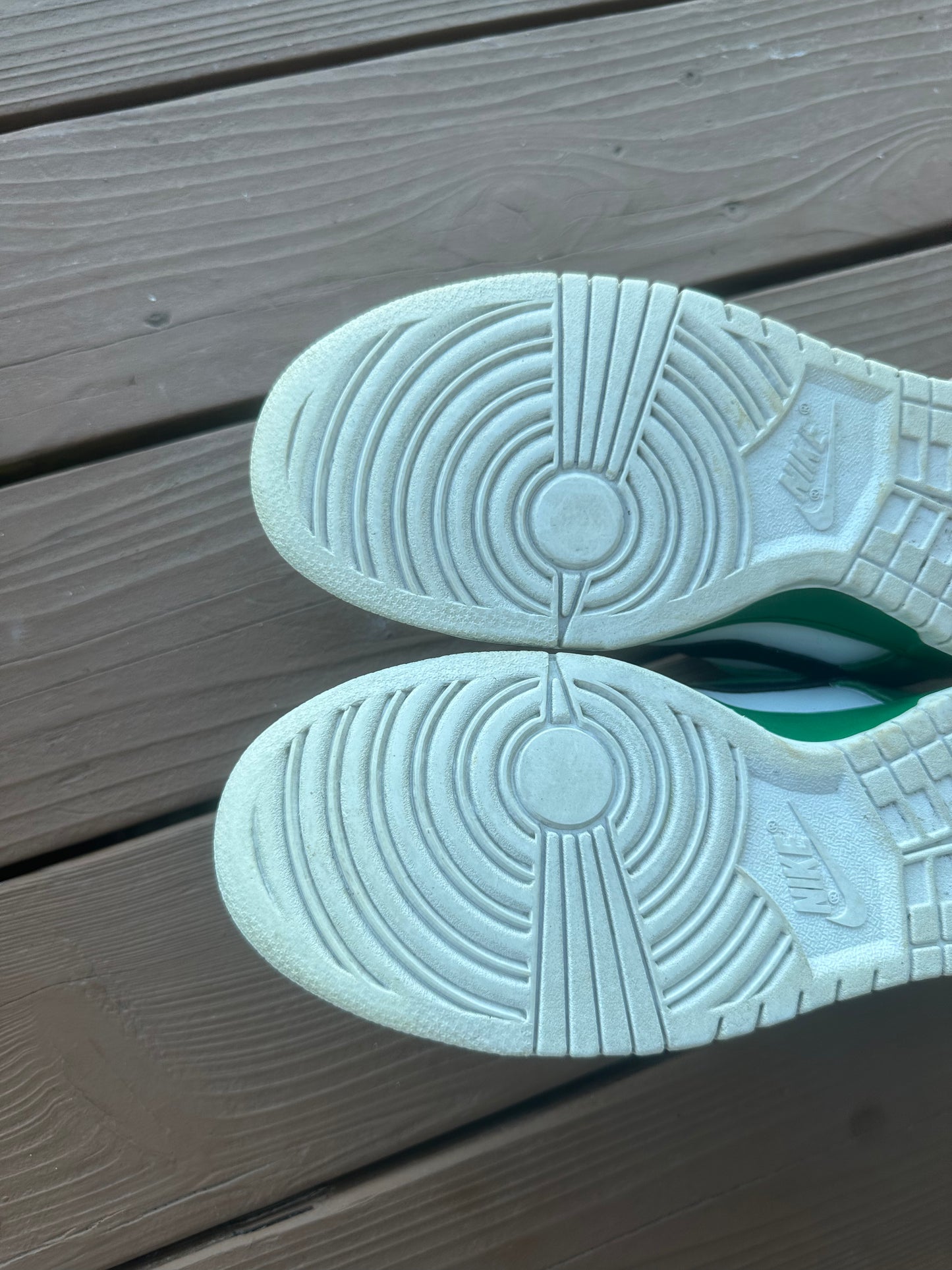 Size 9.5 - Nike Dunk Low Pro SB Heineken