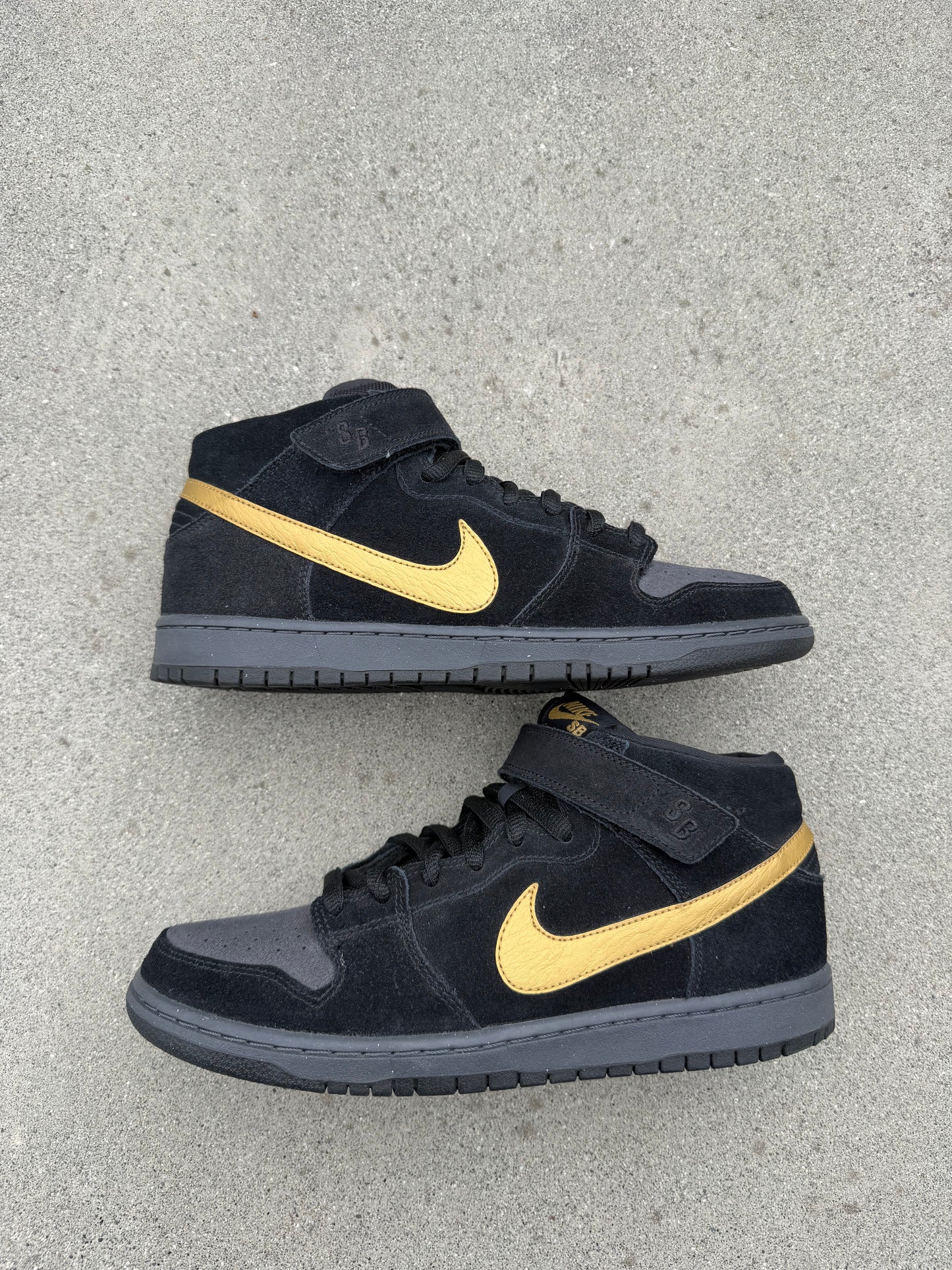 Size 10 - Nike Dunk Mid Pro SB Obsidian Metallic Gold