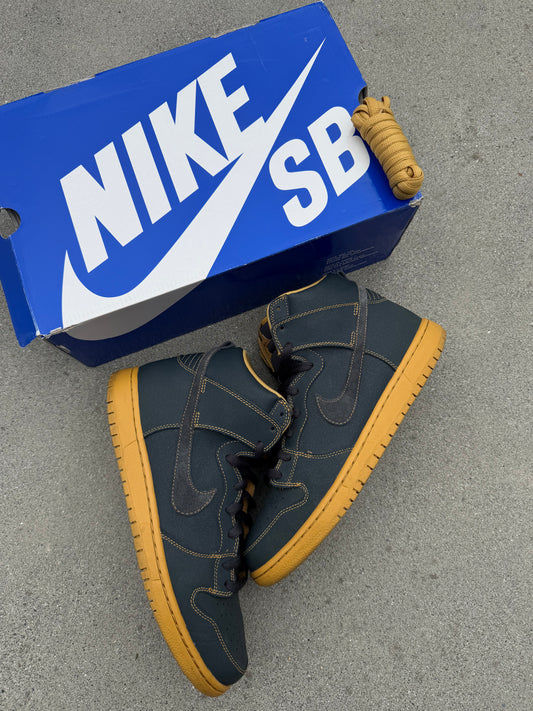 Size 10.5 - Nike Dunk High Pro SB Golden Straw