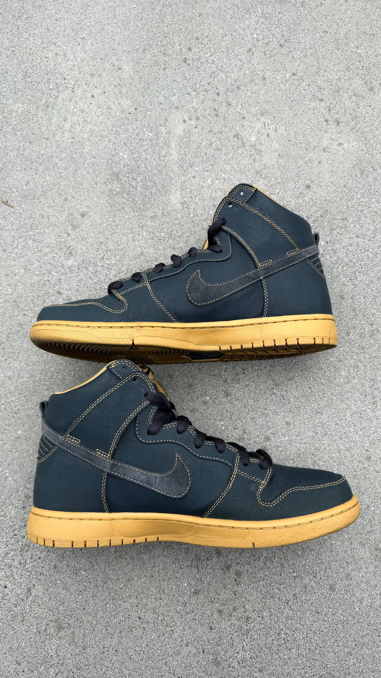 Size 10.5 - Nike Dunk High Pro SB Golden Straw