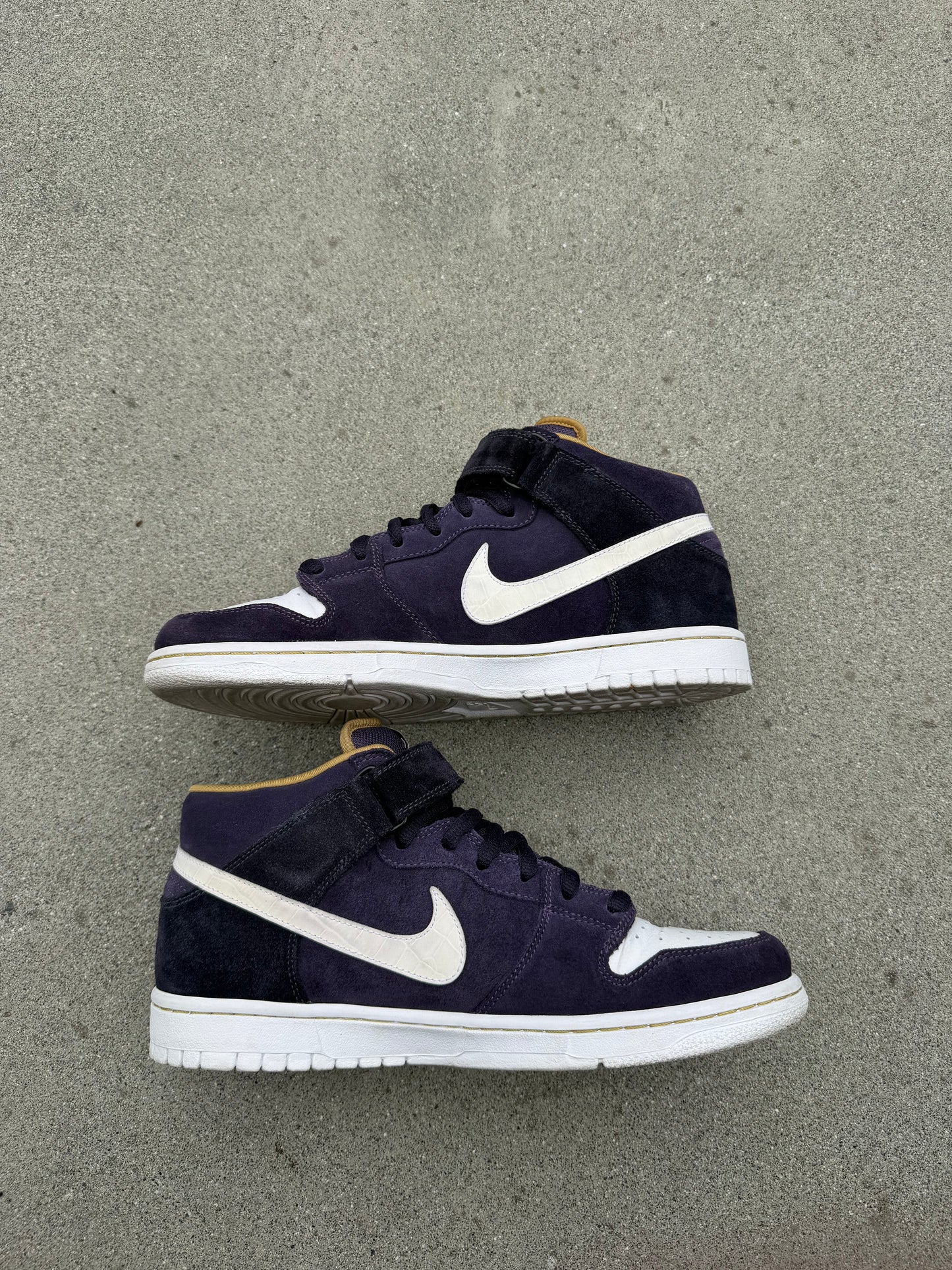 Size 10.5 - Nike Dunk Mid Pro SB Abyss