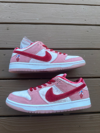 Size 10 - StrangeLove x Dunk Low SB Valentine's Day