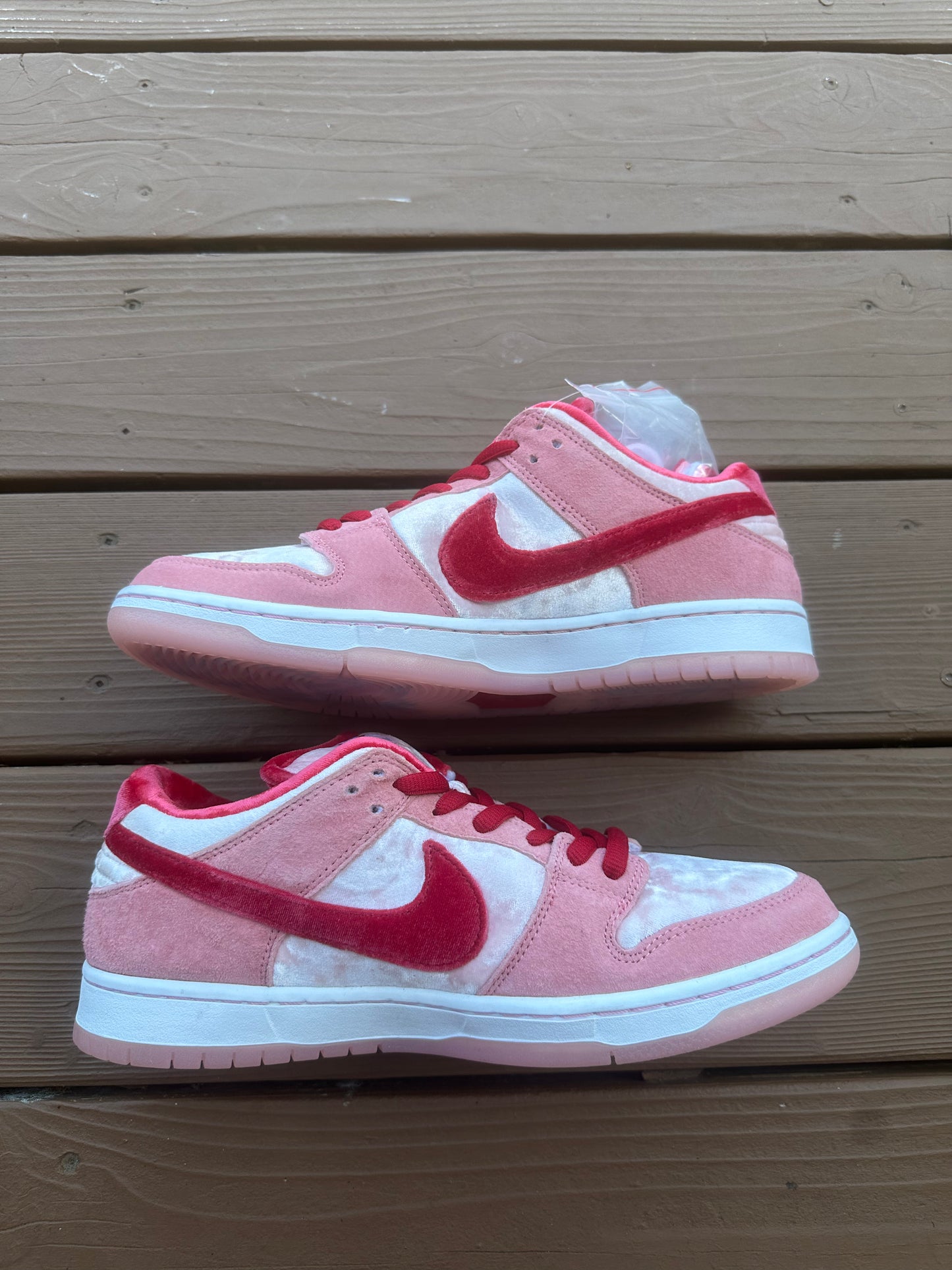 Size 10 - StrangeLove x Dunk Low SB Valentine's Day