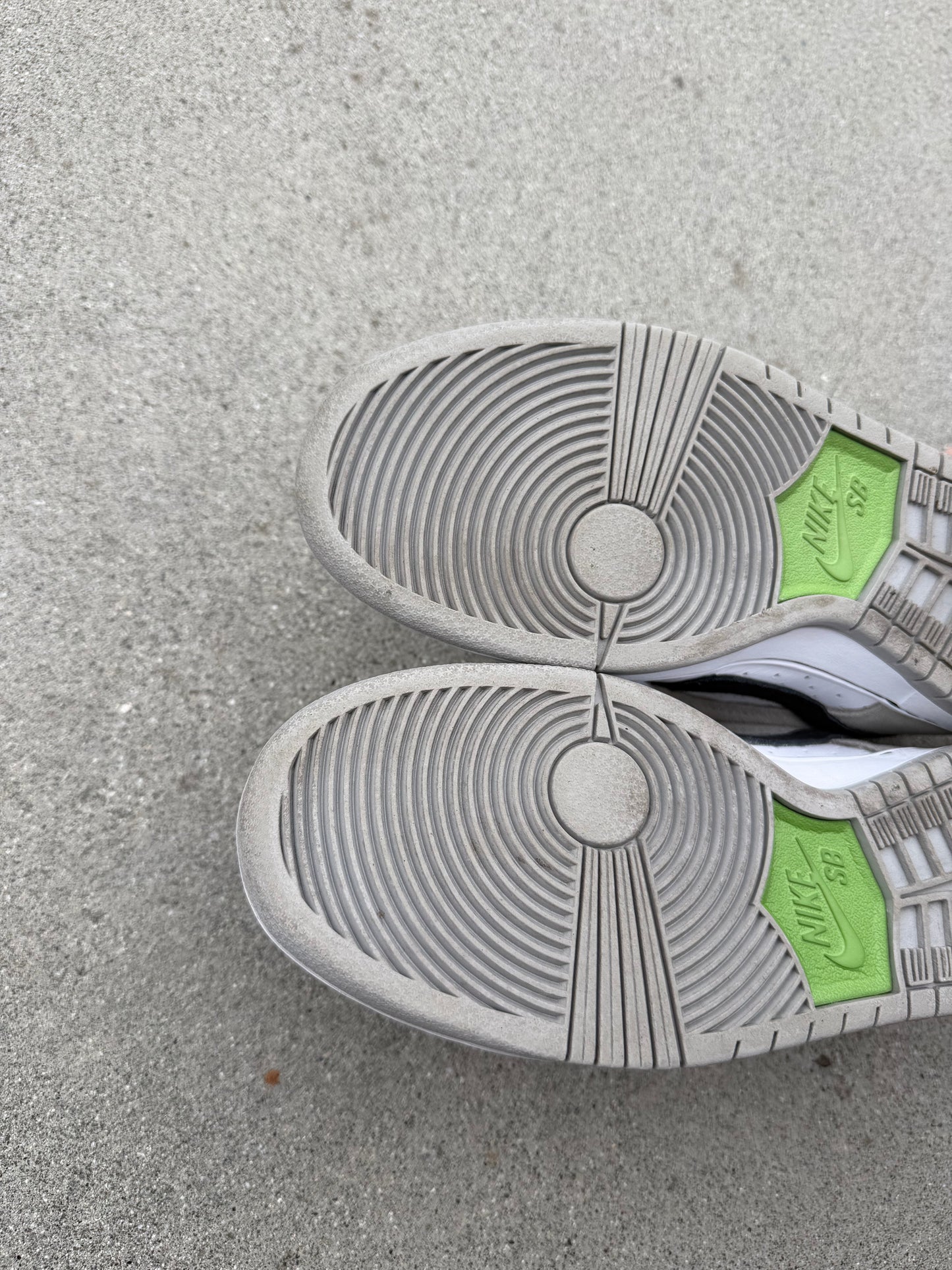 Size 8.5 - Nike SB Dunk Low Pro Chlorophyll