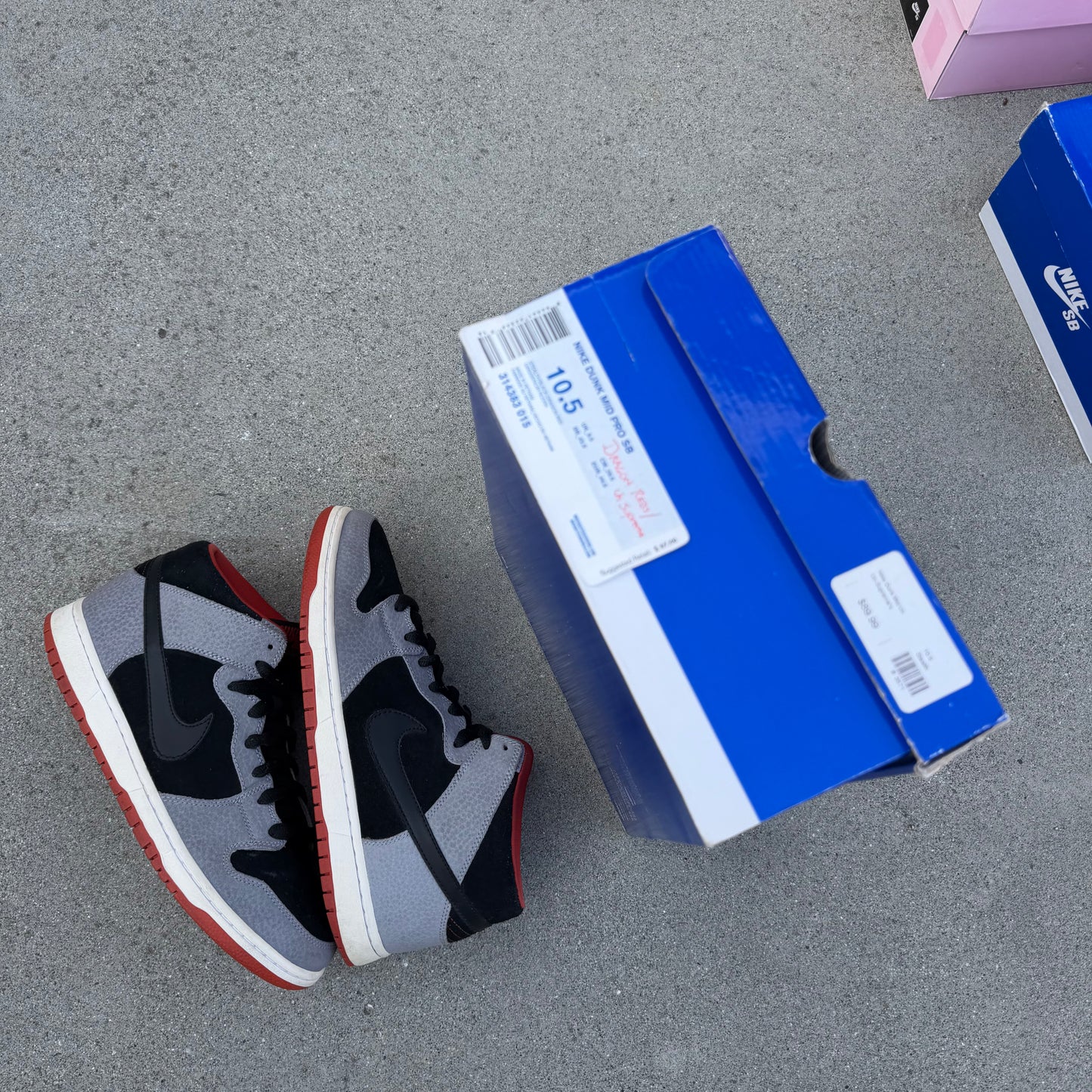 Size 10.5 - Nike Dunk Mid Pro SB Un-Supreme
