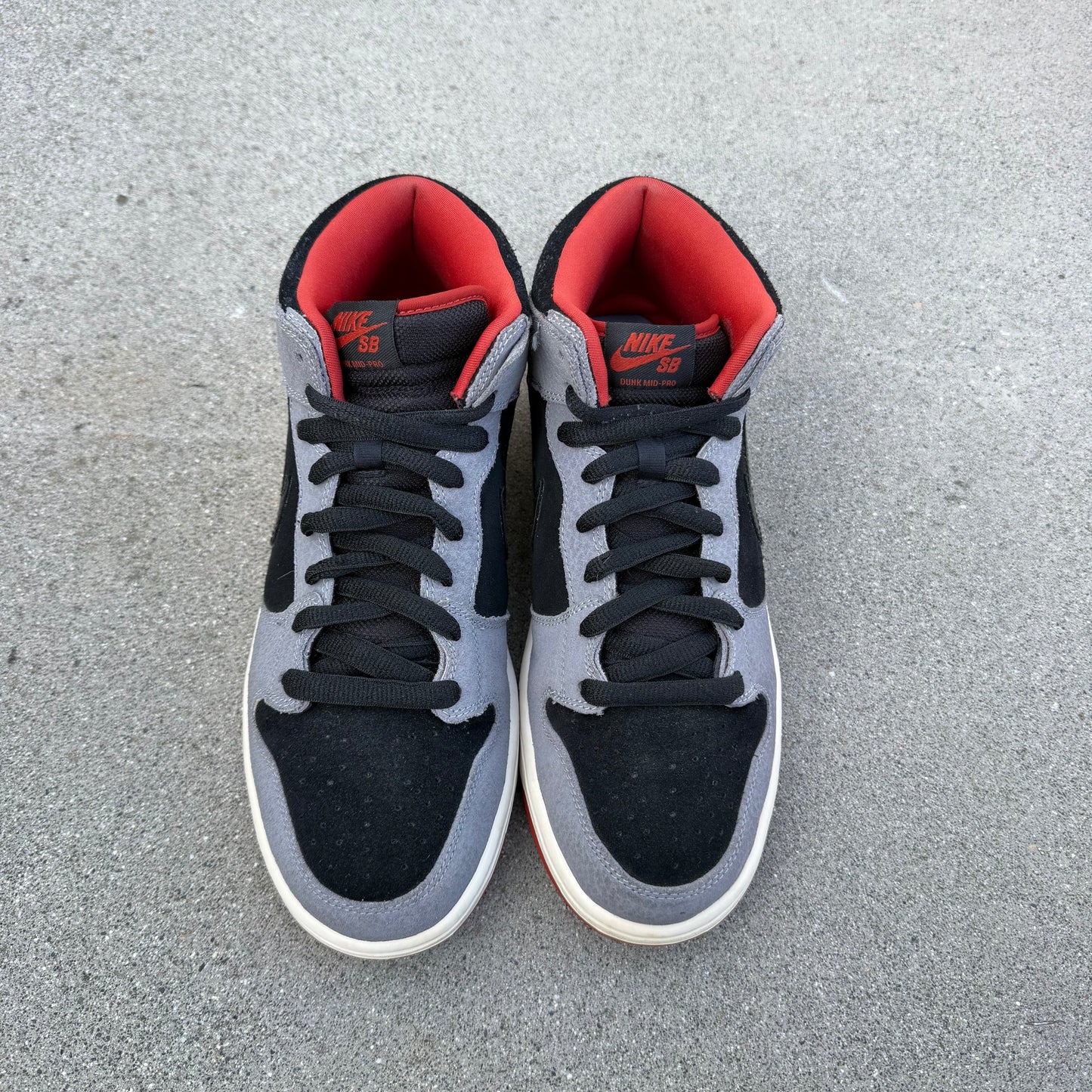Size 10.5 - Nike Dunk Mid Pro SB Un-Supreme