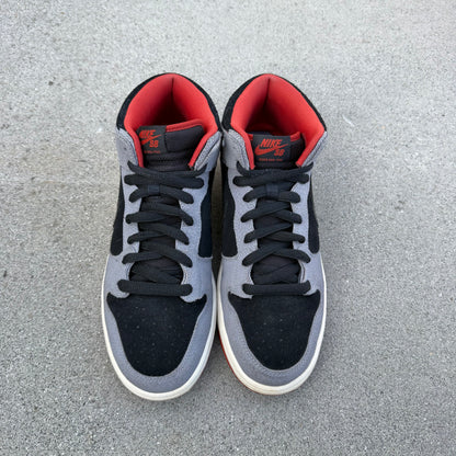 Size 10.5 - Nike Dunk Mid Pro SB Un-Supreme