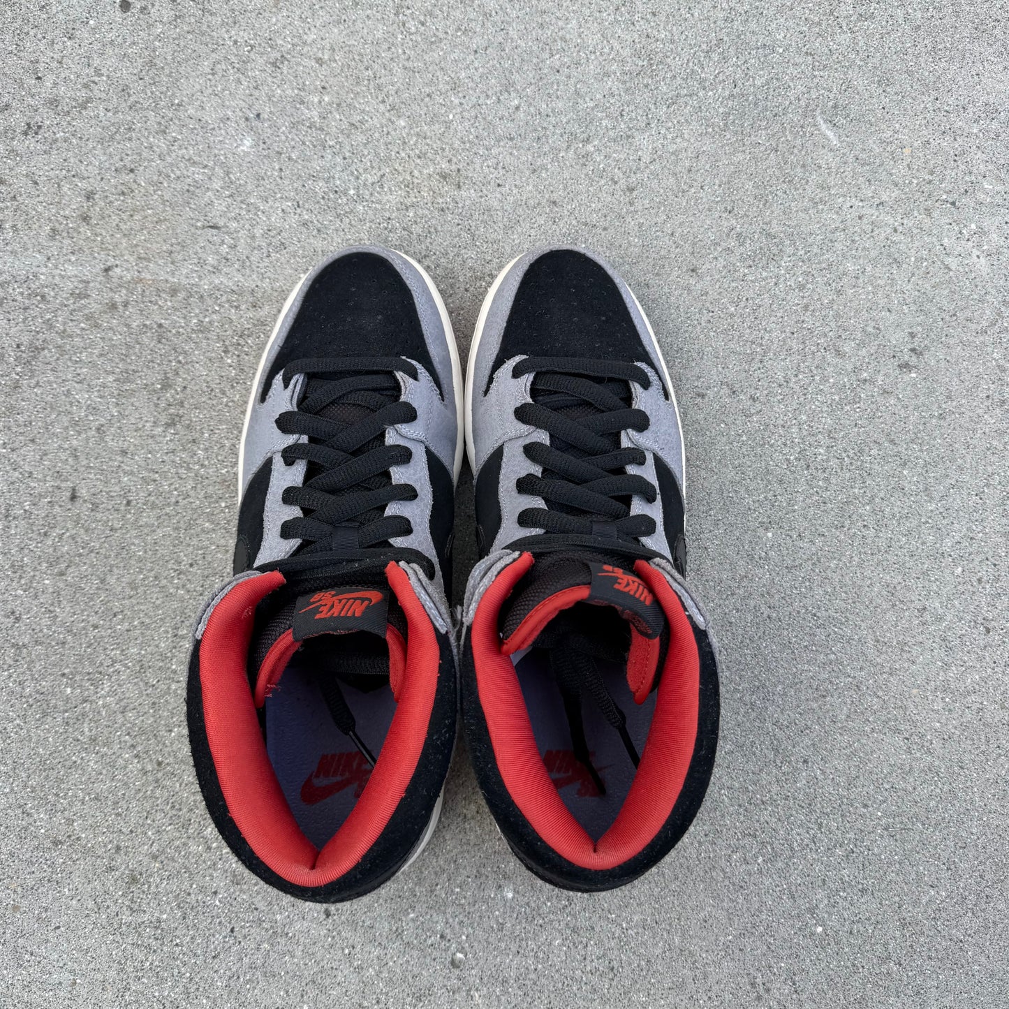 Size 10.5 - Nike Dunk Mid Pro SB Un-Supreme