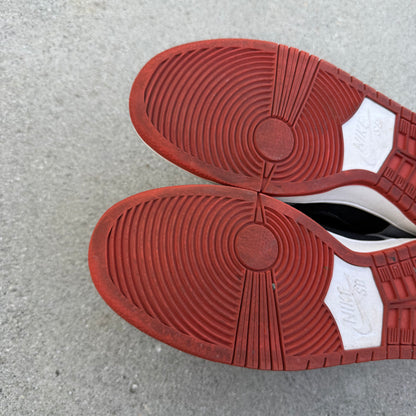 Size 10.5 - Nike Dunk Mid Pro SB Un-Supreme