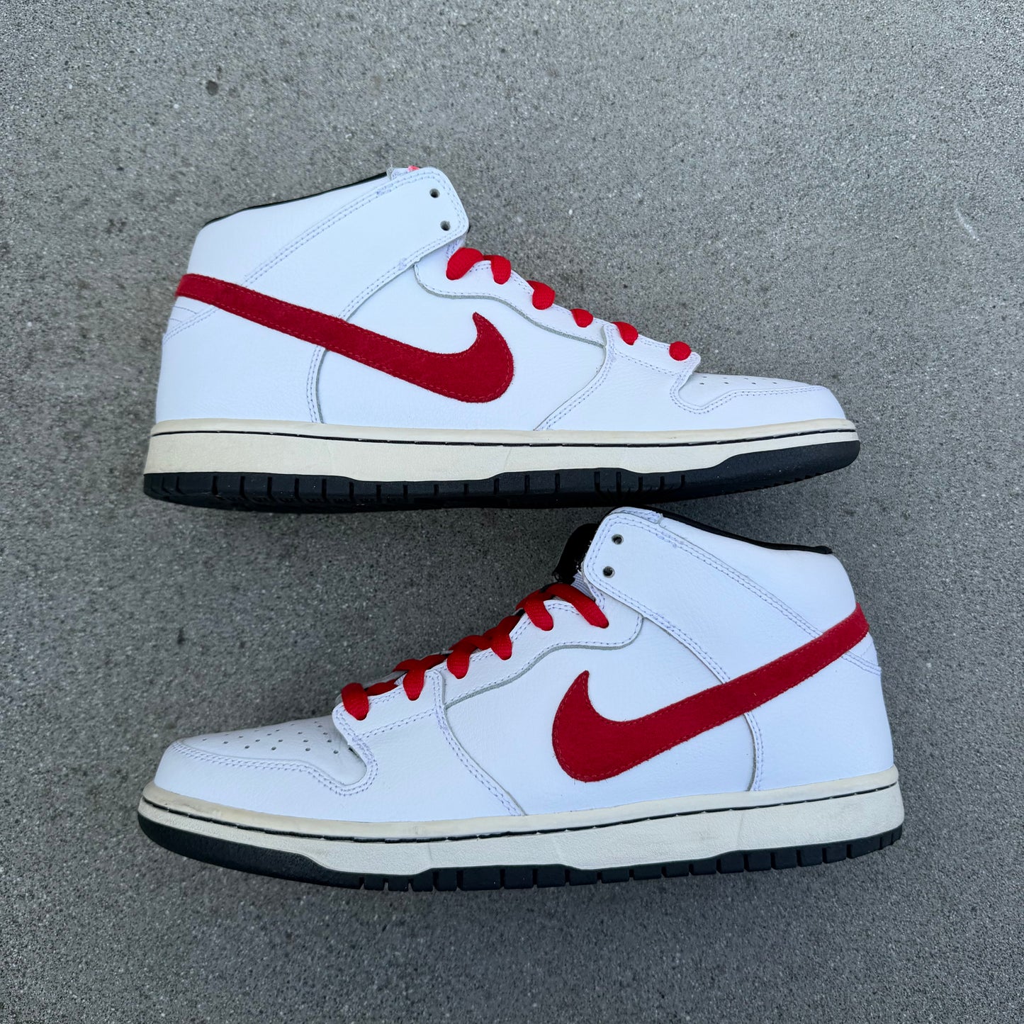 Size 10.5 - Nike Dunk Mid Pro SB White & Red