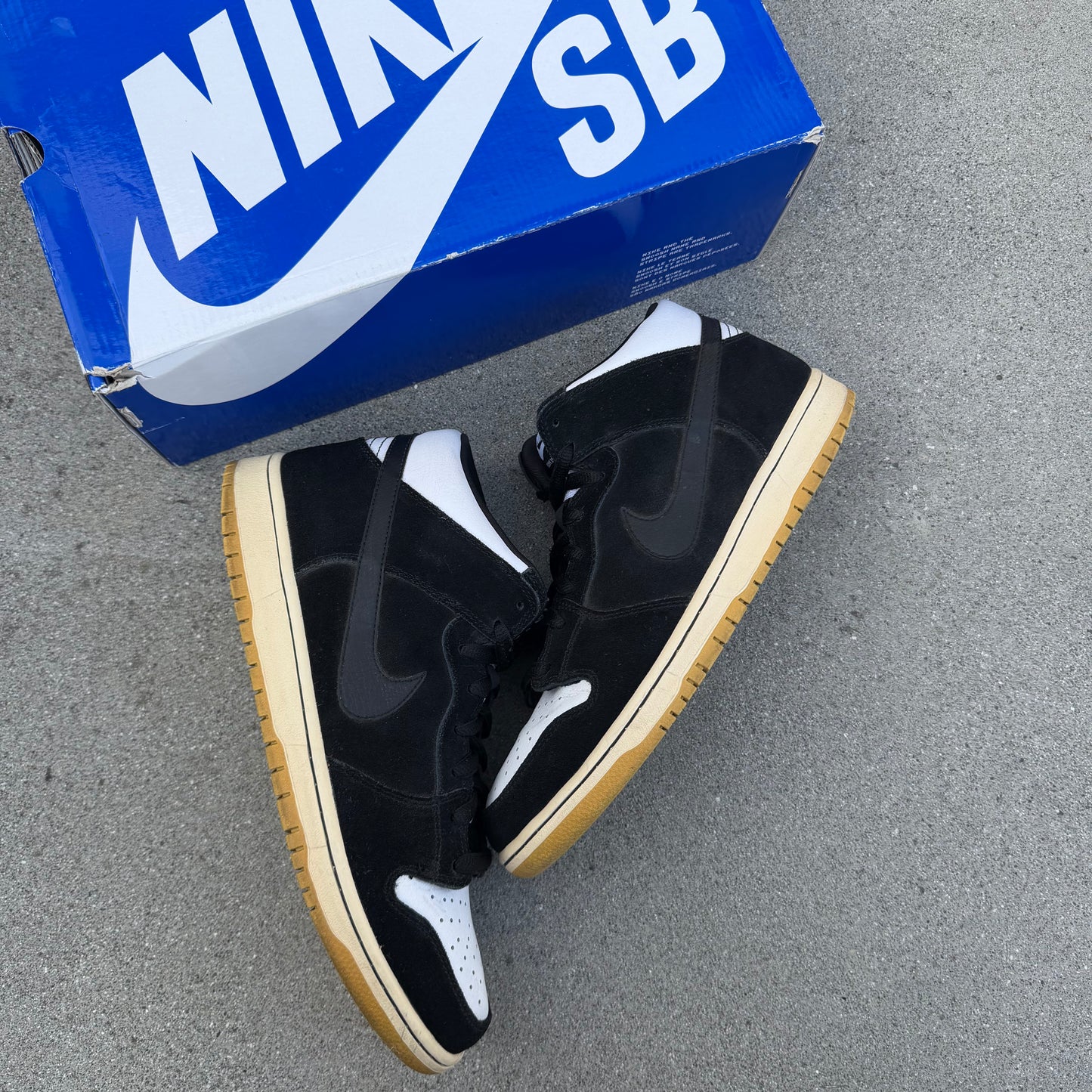 Size 10.5 - Nike Dunk Mid Pro SB Black Gum