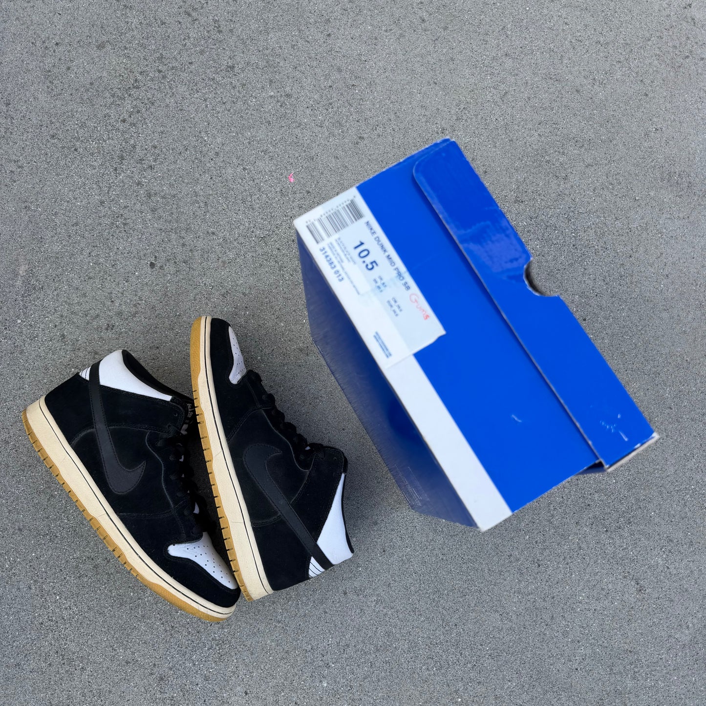 Size 10.5 - Nike Dunk Mid Pro SB Black Gum