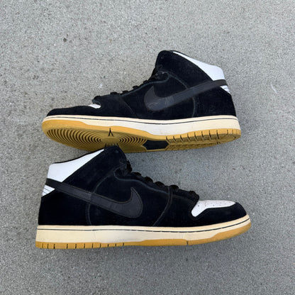 Size 10.5 - Nike Dunk Mid Pro SB Black Gum
