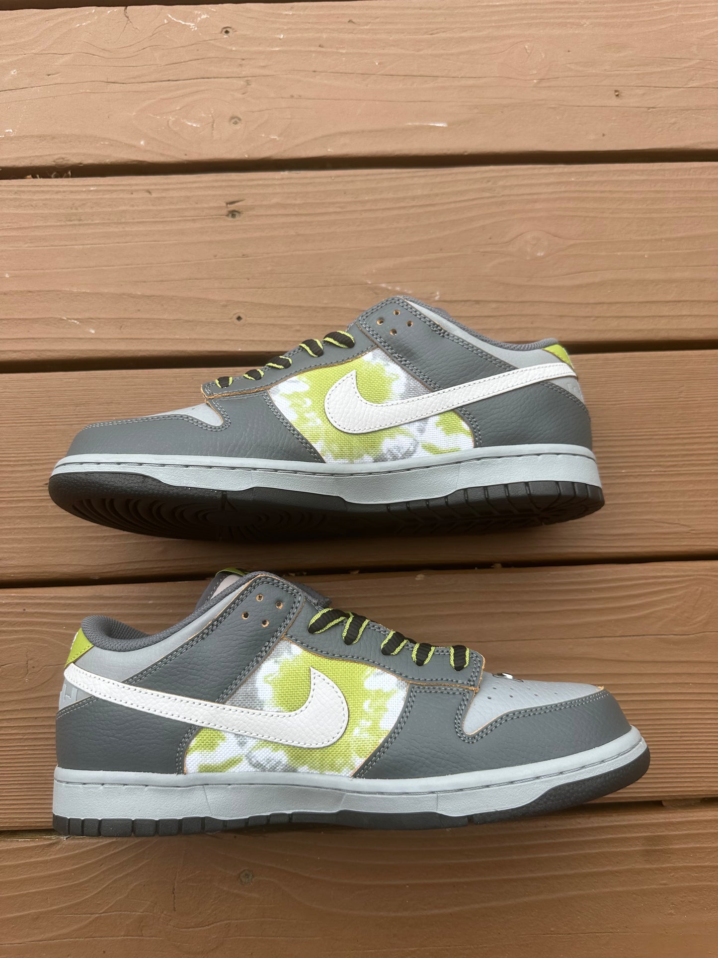 Size 10 - HUF x Nike SB Dunk Low OG QS 'Wait, What!?' Friends & Family