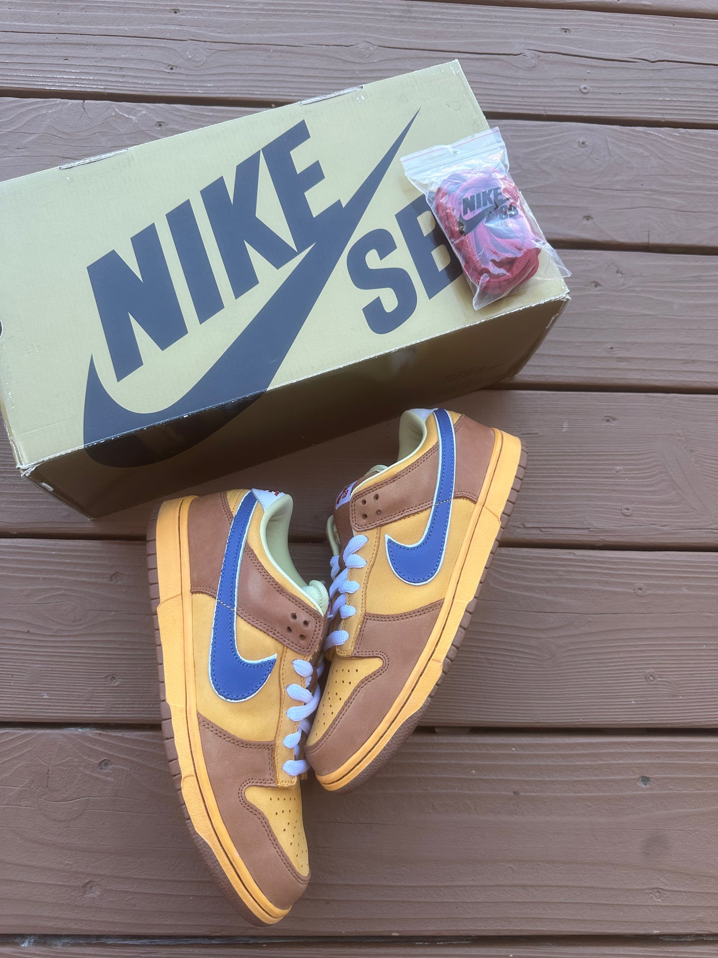 Size 9.5 - Nike Dunk Low Premium SB Newcastle