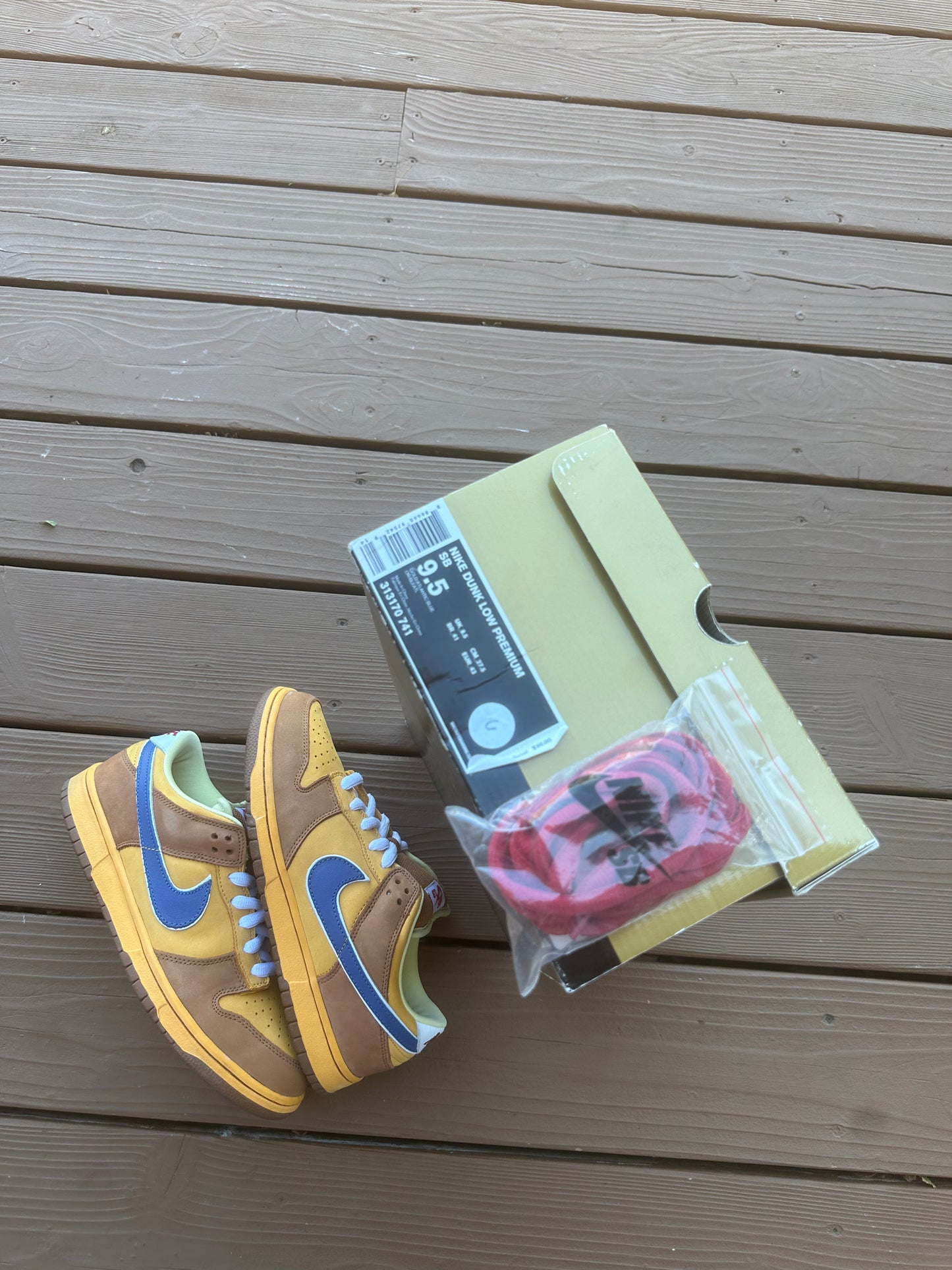 Size 9.5 - Nike Dunk Low Premium SB Newcastle