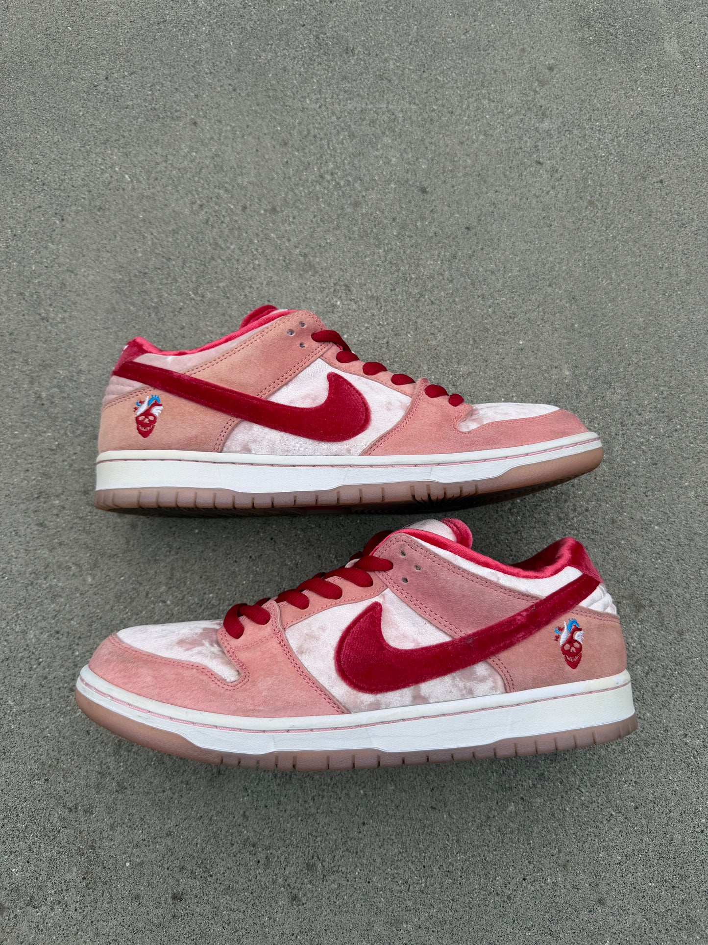 Size 10.5 - StrangeLove x Dunk Low SB Valentine's Day
