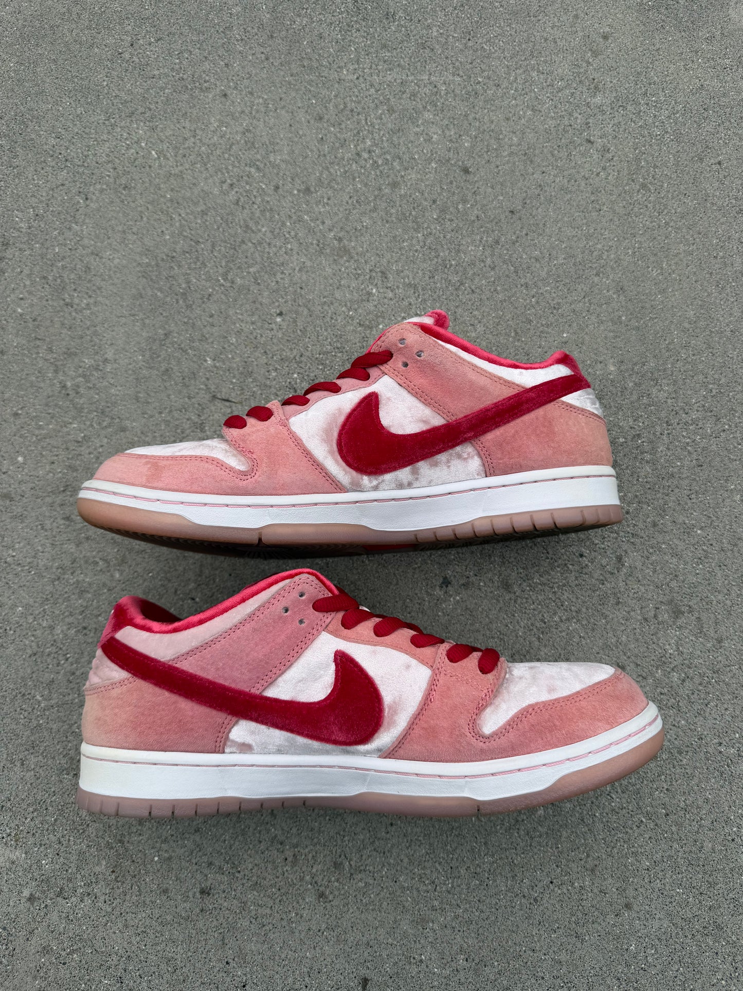 Size 10.5 - StrangeLove x Dunk Low SB Valentine's Day