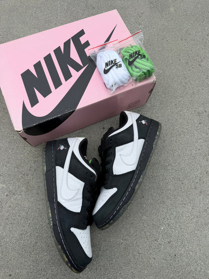 Size 9.5 - Jeff Staple x Nike SB Dunk Low Pro OG QS Panda Pigeon