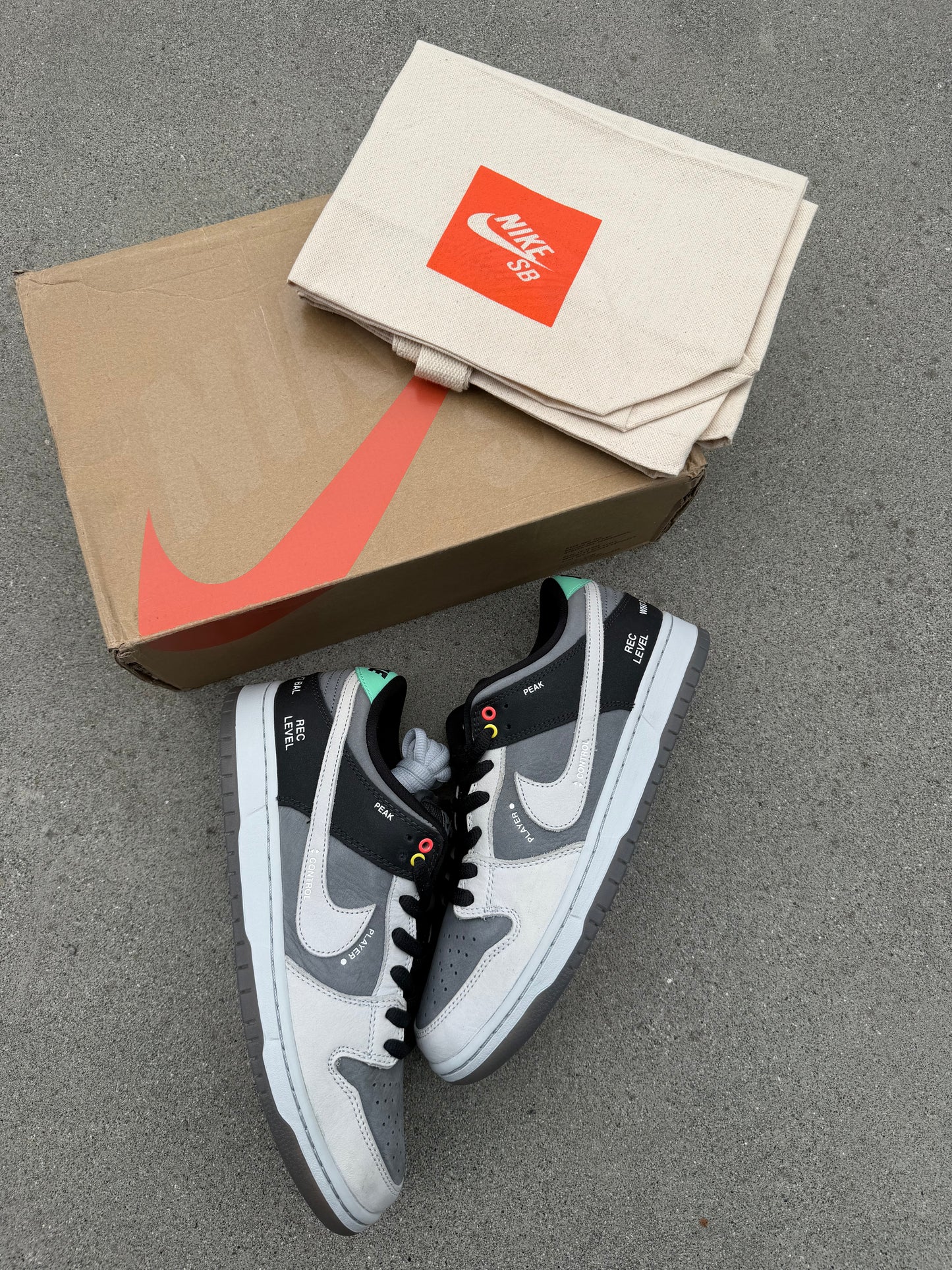 Size 10 - Nike SB Dunk Low Pro ISO VX1000