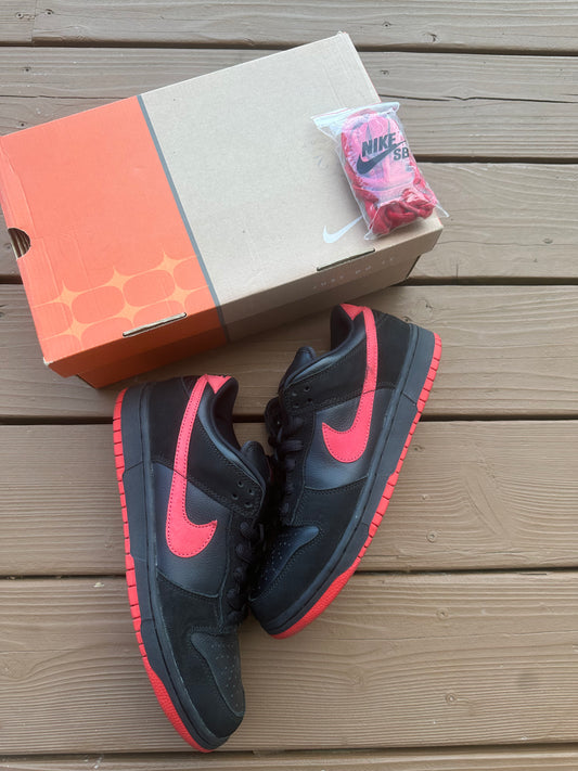 Size 9.5 - Nike Dunk Low Pro SB Vamp