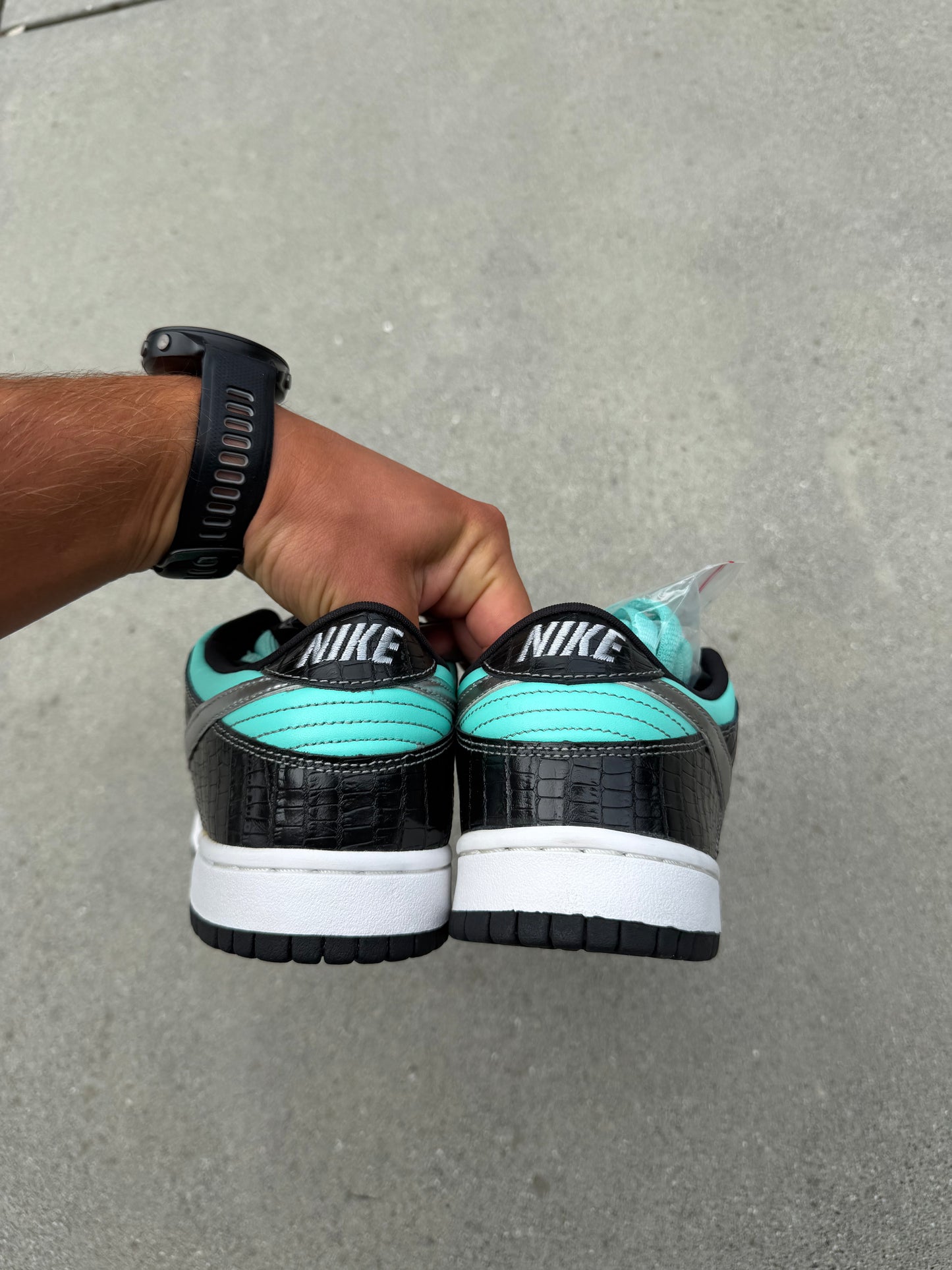 Size 9.5 - Nike SB Dunk Low Pro x Diamond Supply Co. Tiffany