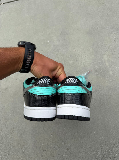 Size 9.5 - Nike SB Dunk Low Pro x Diamond Supply Co. Tiffany