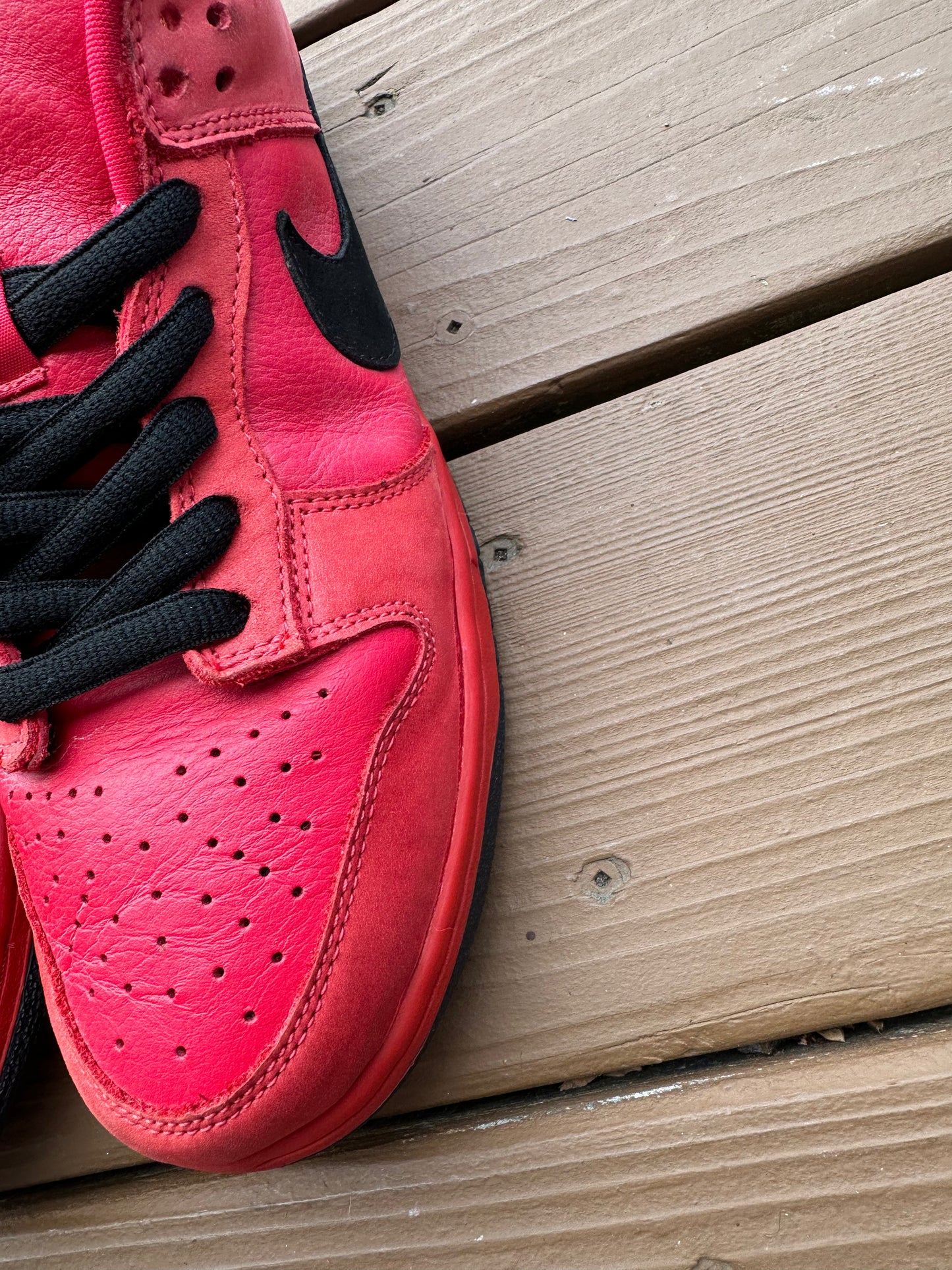 Size 9.5 - Nike Dunk Low Pro SB Pure Blood